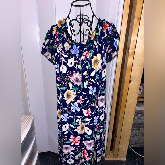 joie de vivre Dresses & Skirts - Joie De Vivre navy floral print size L